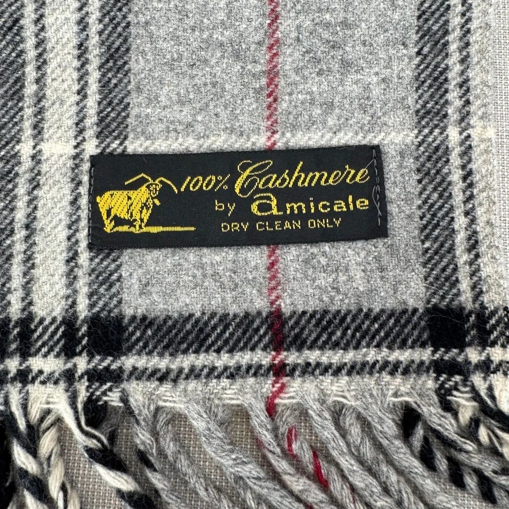 Amicale Cashmere Scarf Gray/Black/Red/White Plaid‎